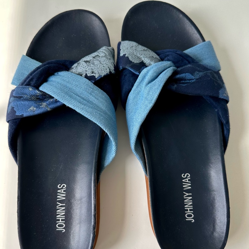 Johnny WAS Denim Suede Beach Floral Tapestry Design EXCELLENT CONDITION